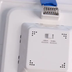 Alasvalo FTLIGHT Luce 6W 450lm 3000K/4000K IP44/IP20 himmennettävä upotettava neliö
