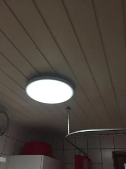 Kylpyhuoneen LED-plafondi LED Energie 24W IP54 mikroaaltosensori