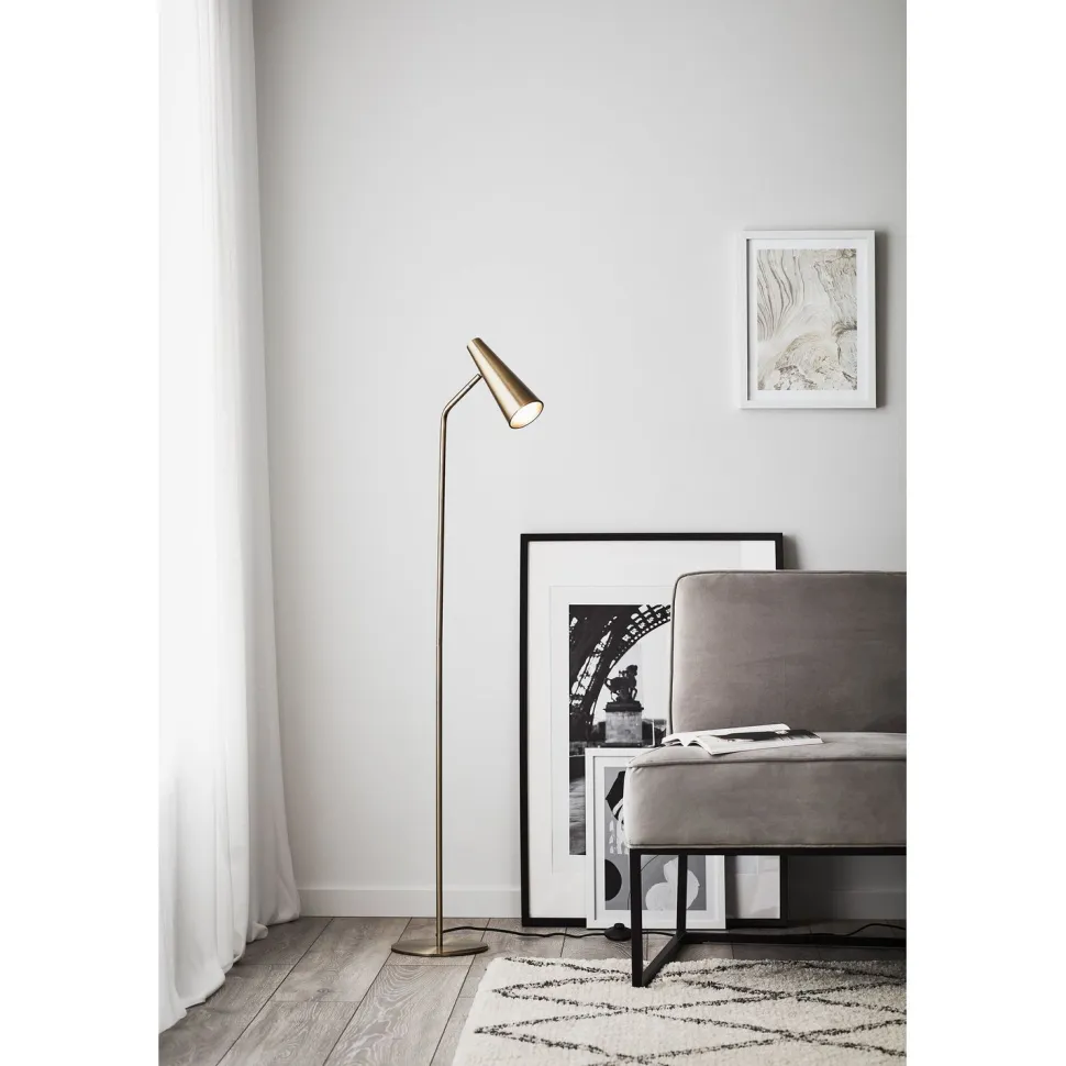 Lattiavalaisin Markslöjd Peak 138cm musta