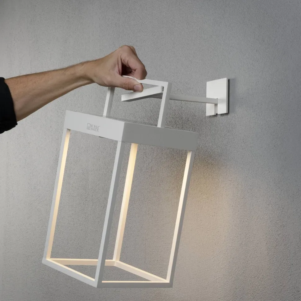 LED-lyhtyvalaisin Konstsmide Portofino aurinkopaneelilla valkoinen