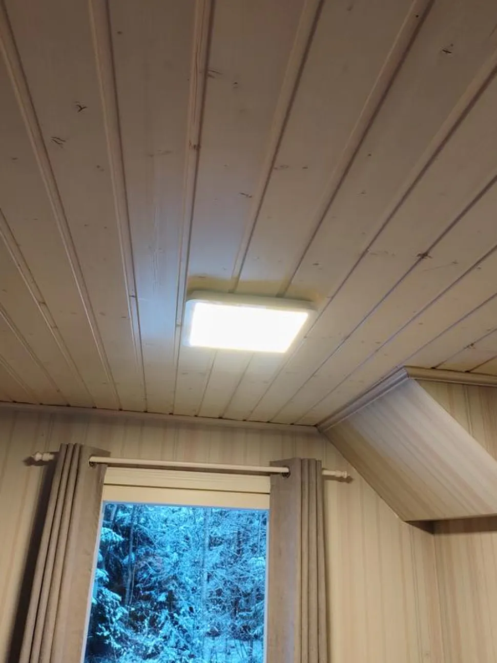 LED-plafondi Trio Camillus 30x30 cm valkoinen IP44
