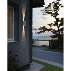 LED-seinävalaisin Konstsmide Cremona 2x3W messinki