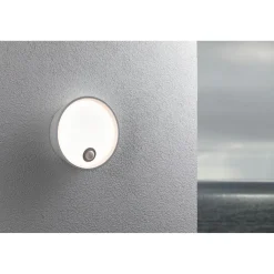 LED-ulkoseinävalaisin liiketunnistimella Paulmann Platomo, IP44, 18cm, 3000K, korroosionkestävä, musta