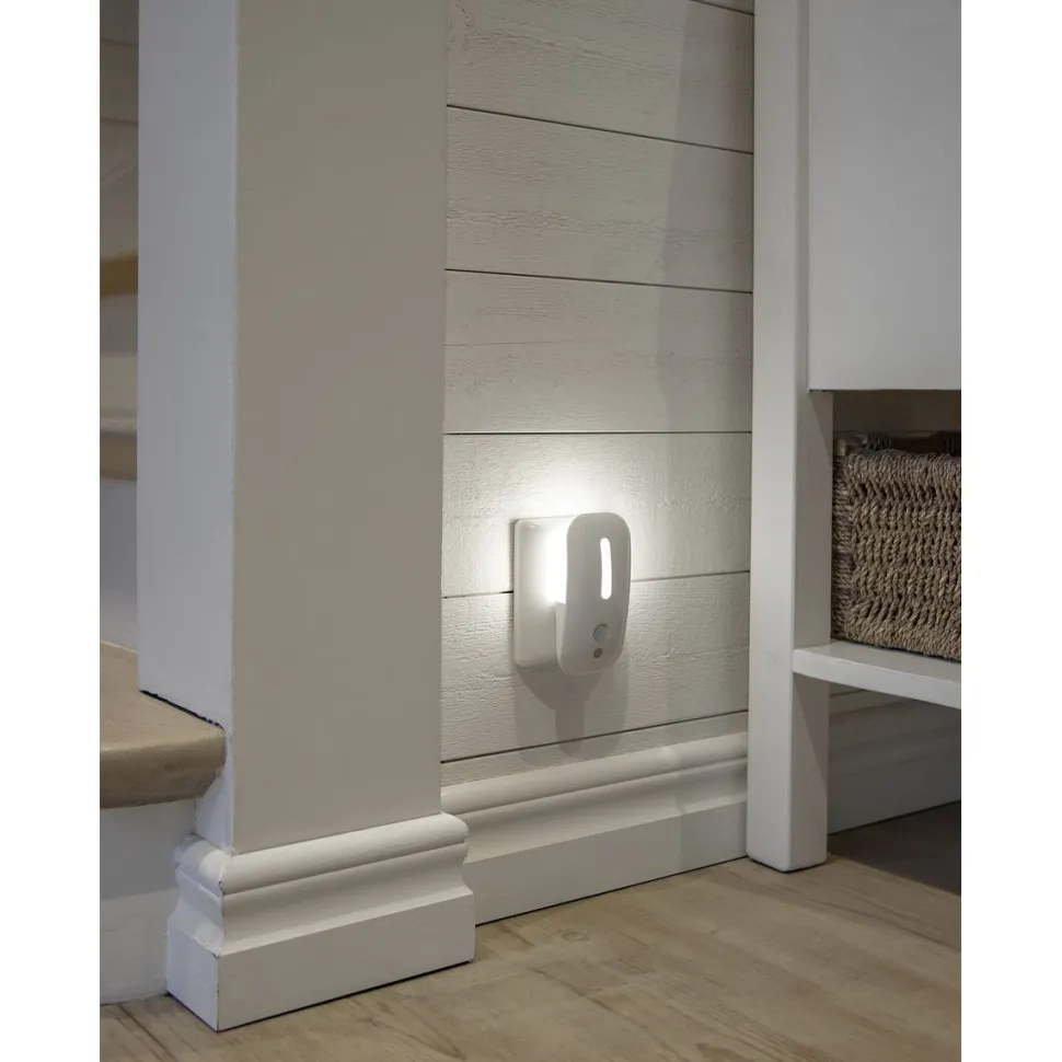 LED-yövalo Star Trading Sensor Nightlight, 2700K, 20lm, valkoinen