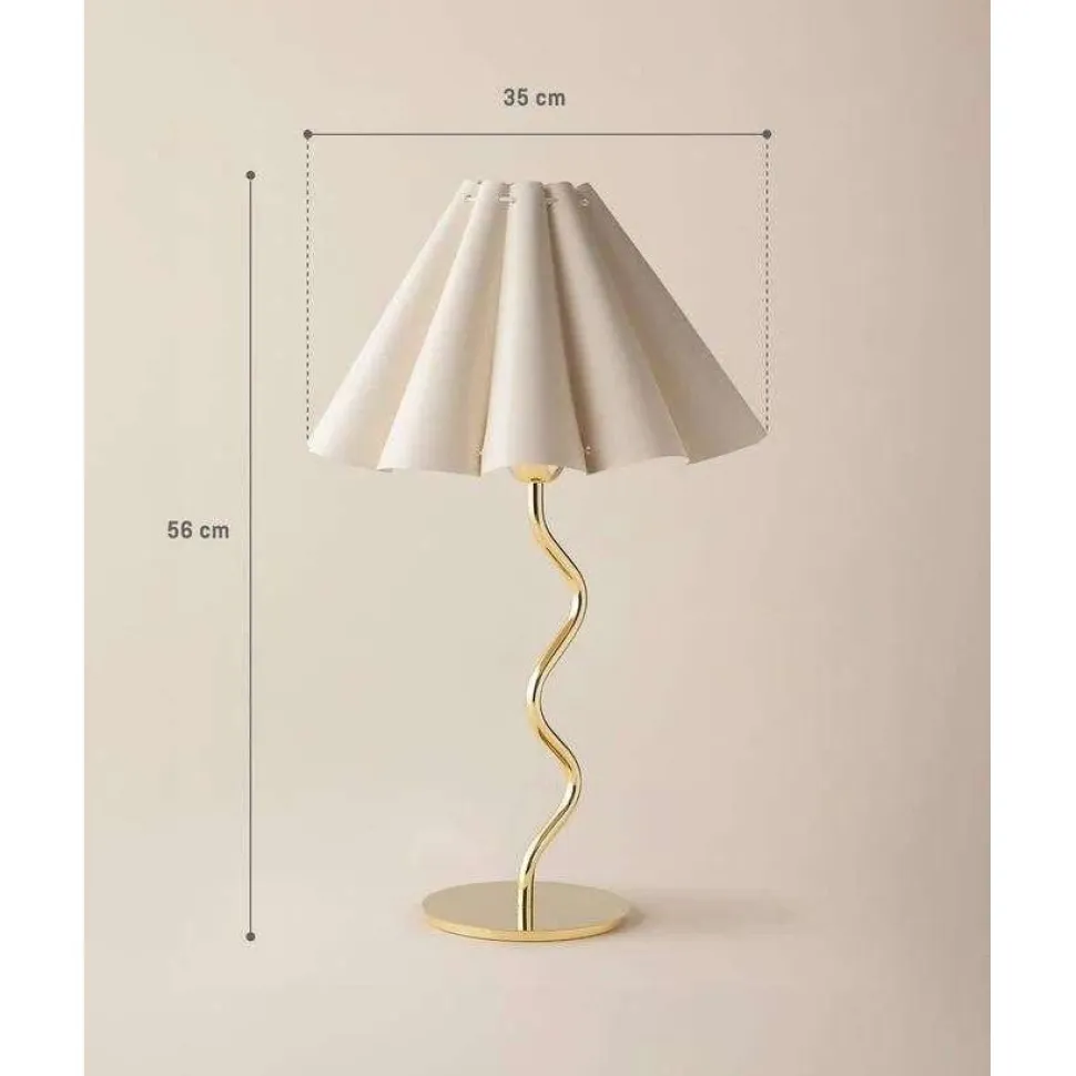 Pöytävalaisin Linento Lighting Anne, E27, max. 40W, IP20, kulta