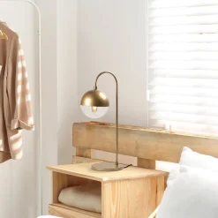 Pöytävalaisin Linento Lighting Horn eri värejä