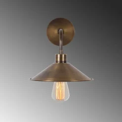 Seinävalaisin Linento Lighting Sivani, messinki