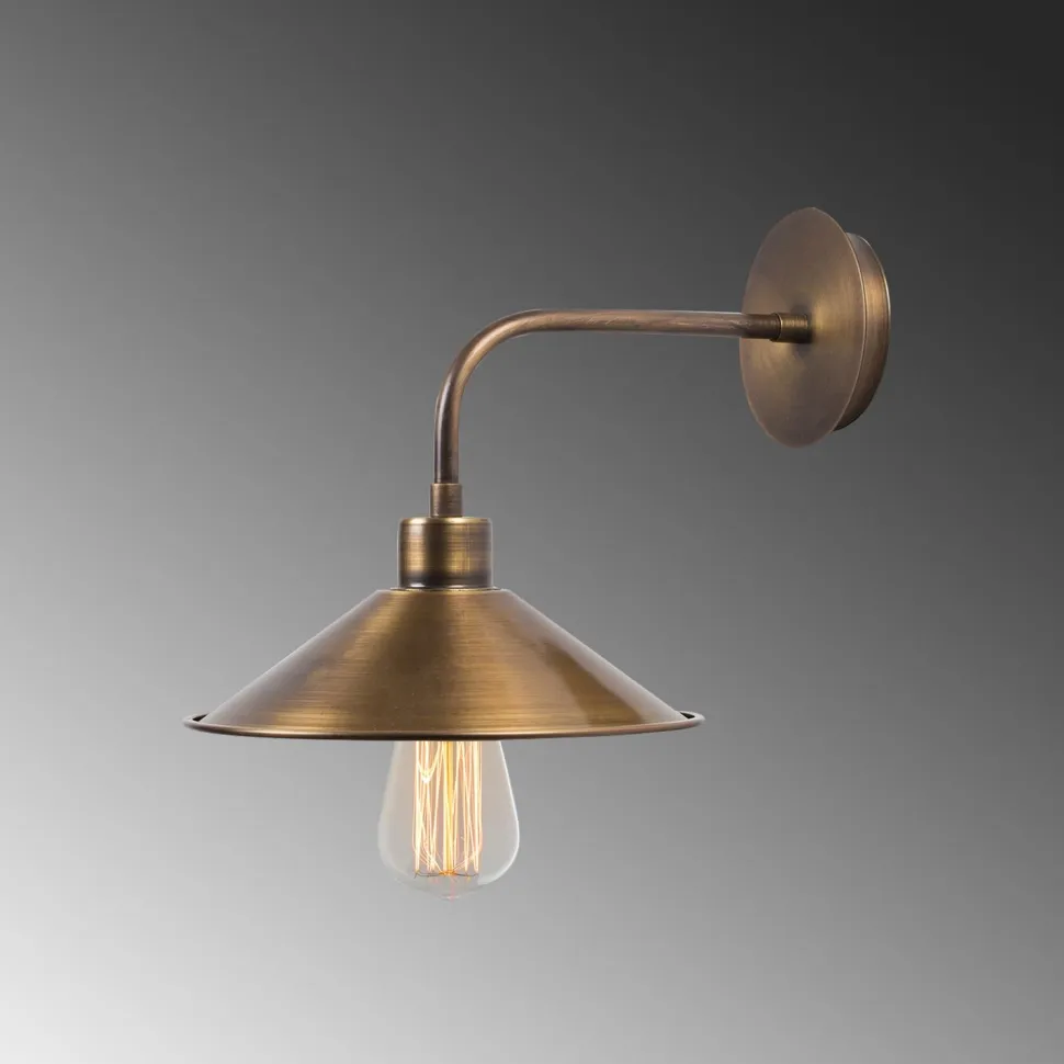 Seinävalaisin Linento Lighting Sivani, messinki