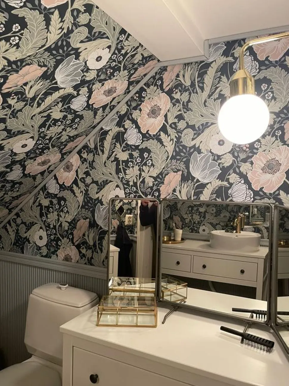 Seinävalaisin Aneta Lighting Florens IP44 messinki/valkoinen