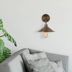 Seinävalaisin Linento Lighting Berceste, messinki, Ø24cm