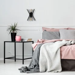 Seinävalaisin Linento Lighting Kirpi eri värejä