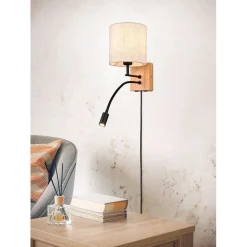 Seinävalaisin Trio Nilam lukuvalolla, 18cm, LED + E27, luonnonpuu