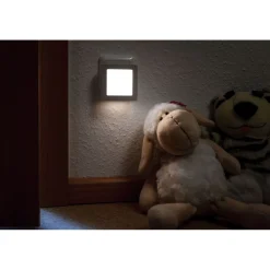 Yövalo Paulmann Esby Square, 3000K, 0,7lm, hämärätunnistin